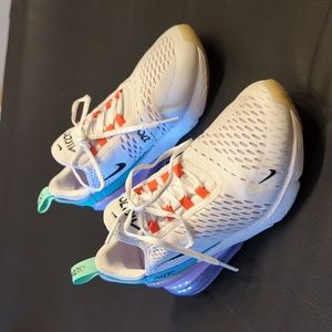 Nike Women's Air Max 270 Shoes